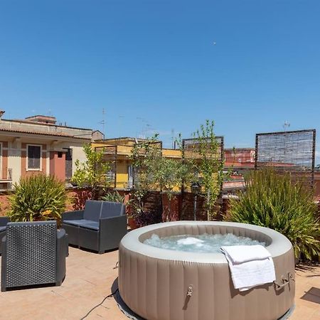 Penthouse With Jacuzzi On Private Terrace In Trastevere Roma Exterior foto