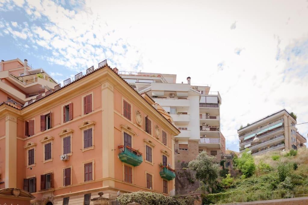 Penthouse With Jacuzzi On Private Terrace In Trastevere Roma Exterior foto